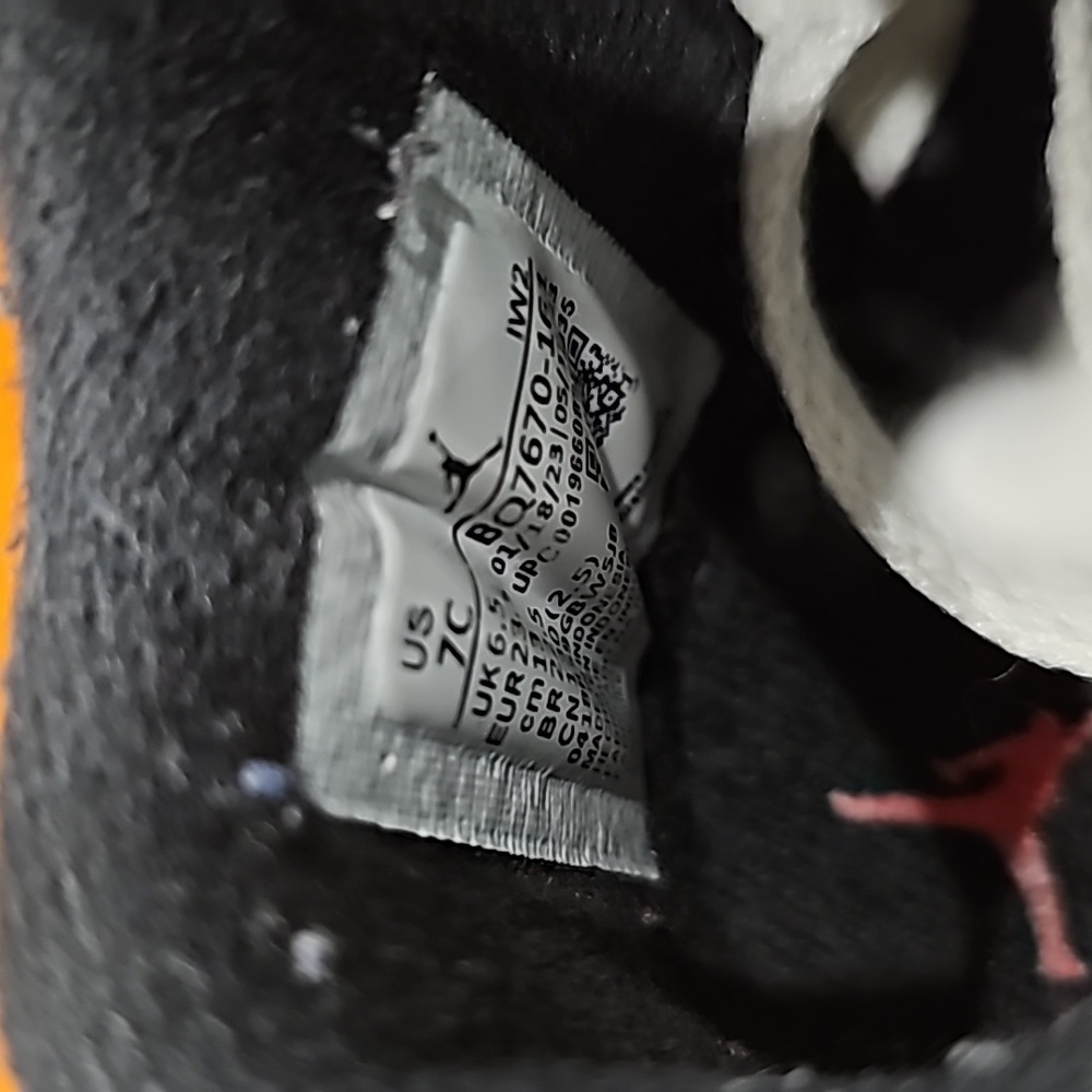 Jordan 4 Retro Red Cement - Picture 8 of 10